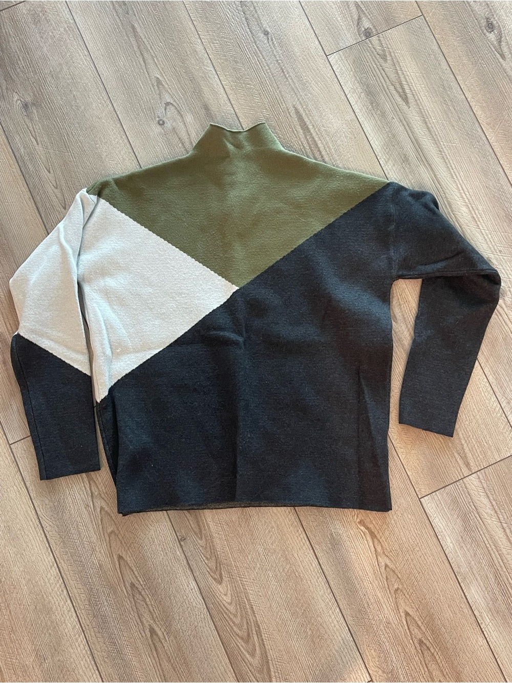 Colorblock Mock Neck Womens Sweater - Green, Black, Cream